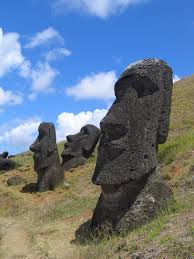 Moai surveying Easter Island Source: http://whc.unesco.org/en/list/715
